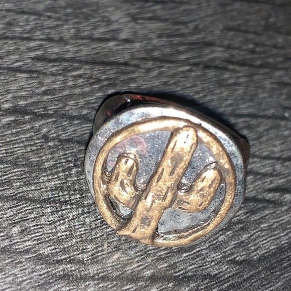 COPY - GOLD AND SILVER STRETCH CACTUS RING - Picture 4 of 4